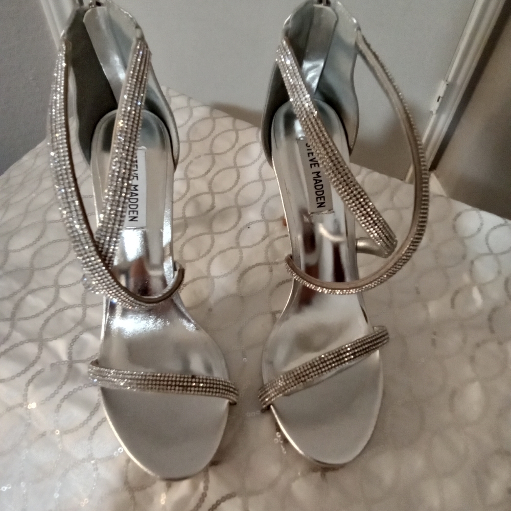 ❤️ NWOT Steve Madden Rhinestone heels